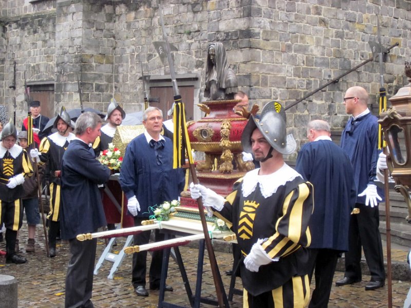 mons2012_03.JPG -                                het Herentalse schrijn van sint-waldetrudis